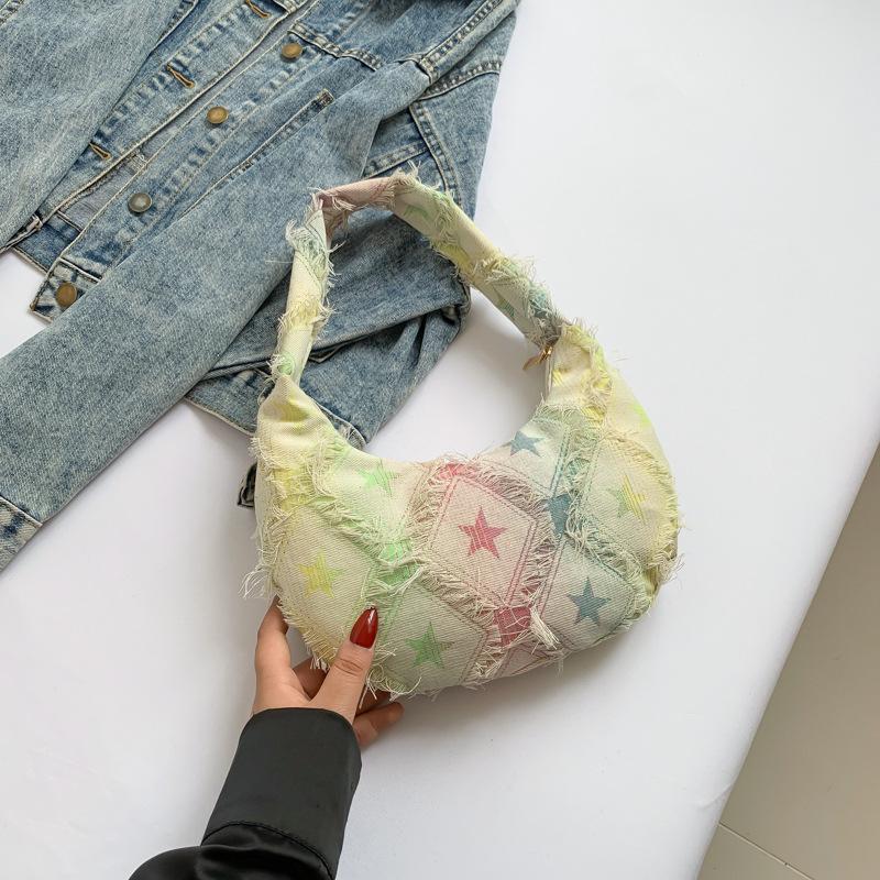 Новая нишевая дизайнерская высококачественная модная сумка Cloud Bag, простая повседневная ретро-изысканная сумка на одно плечо в форме полумесяца
Новая нишевая дизайнерская высококачественная модная сумка Cloud Bag, простая повседневная ретро-изысканная сумка на одно плечо в форме полумесяца