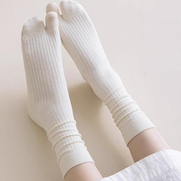 Y2K Simple Two Toed Sock Vertical Stripe Middle Tube Split Toe Socks Spring Autumn Multi Color Wear Resistant Elastic Hosiery
Y2K Simple Two Toed Sock Vertical Stripe Middle Tube Split Toe Socks Spring Autumn Multi Color Wear Resistant Elastic Hosiery