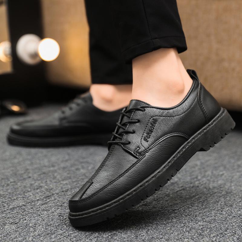 2025 мягкая подошва для мужчин среднего возраста, круглый носок, повседневные, нескользящие, высококлассные черные мужские формальные кожаные туфли, для бизнеса, новые 39
2025 мягкая подошва для мужчин среднего возраста, круглый носок, повседневные, нескользящие, высококлассные черные мужские формальные кожаные туфли, для бизнеса, новые 39