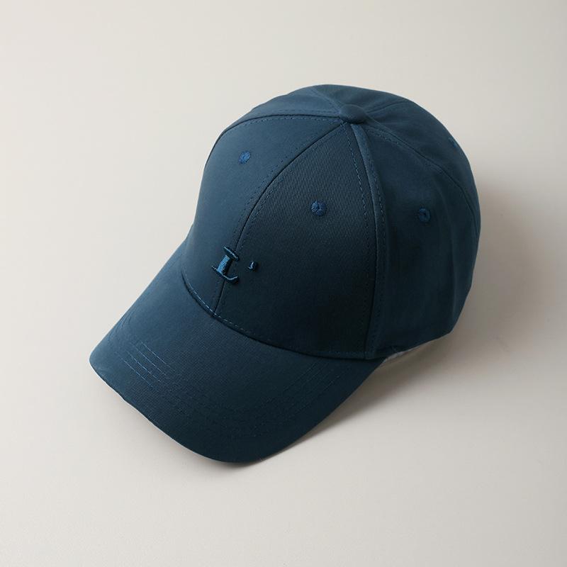 Hard top baseball cap fashionable versatile simple embroidery letter cap women s spring and autumn couple sunshade hat men s hat adjustable темно-синього кольору
Hard top baseball cap fashionable versatile simple embroidery letter cap women s spring and autumn couple sunshade hat men s hat adjustable темно-синього кольору