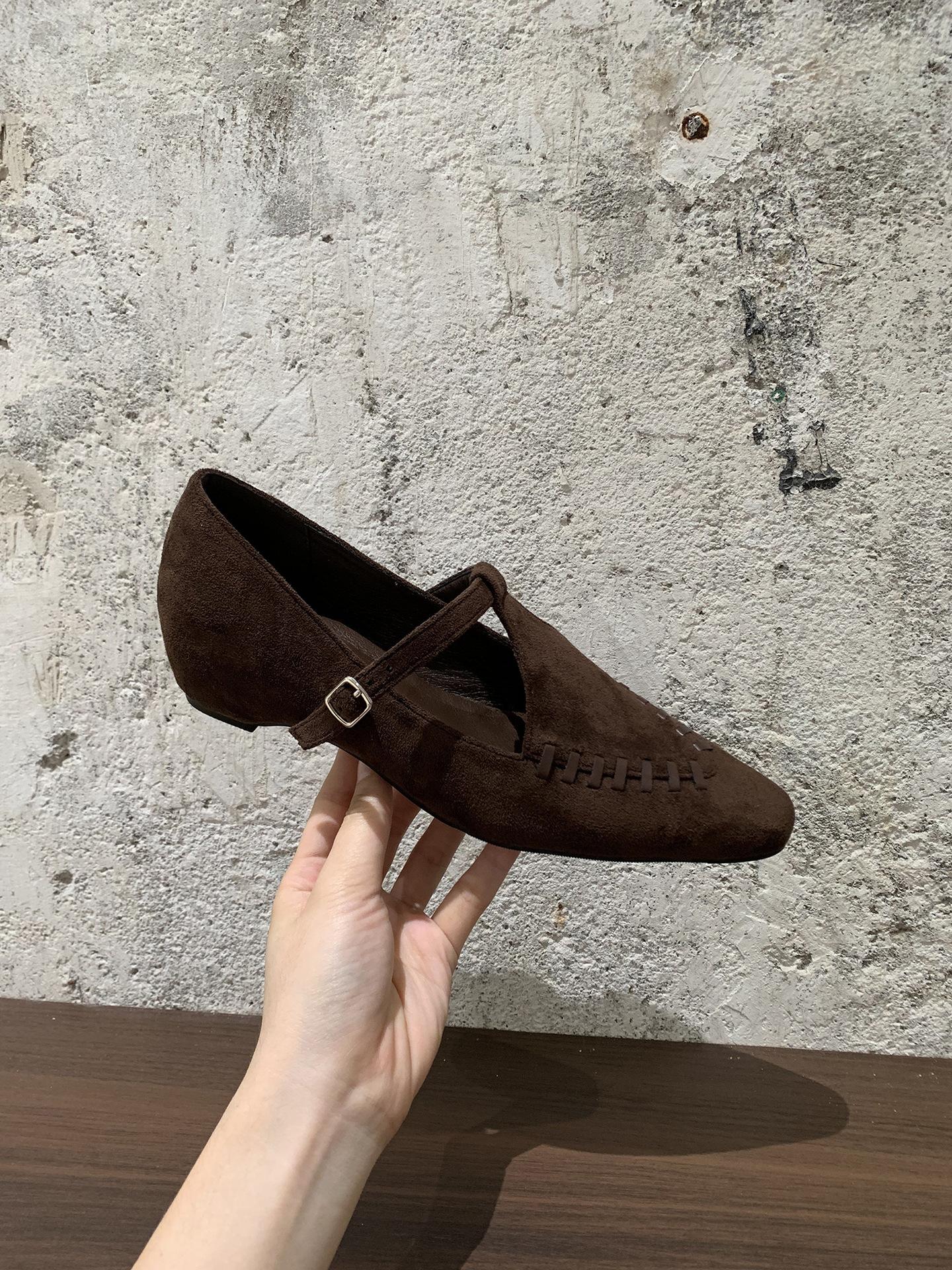 Inner height increase 4CM~ retro temperament single shoes women s shoes spring and autumn 2025 with skirt design Mary Jane shoes 39
Inner height increase 4CM~ retro temperament single shoes women s shoes spring and autumn 2025 with skirt design Mary Jane shoes 39