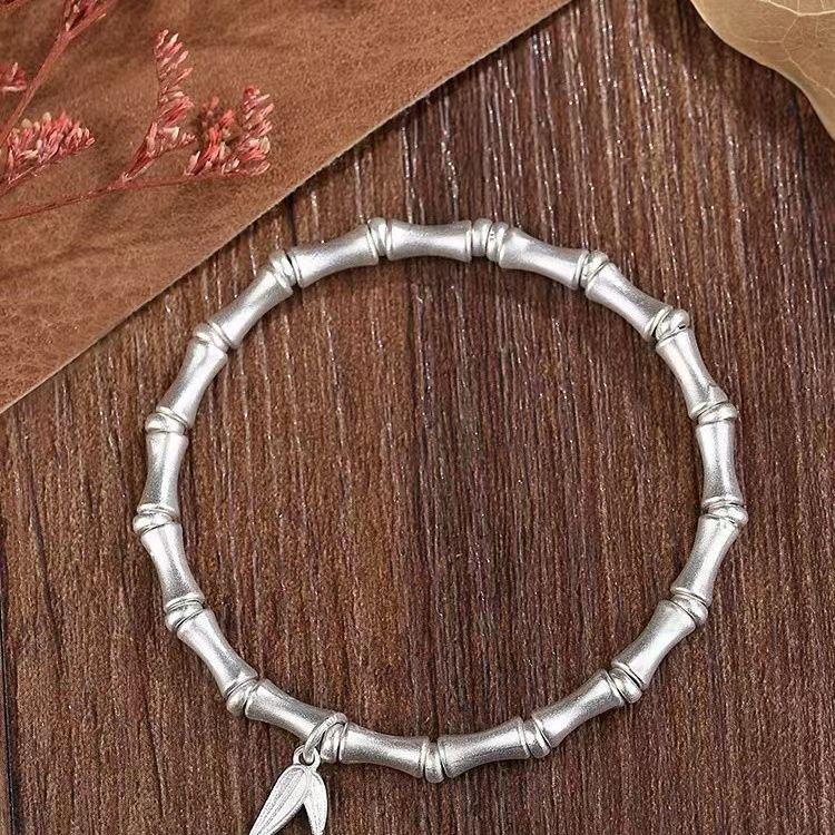 999 Sterling Silver Rising Step-by-Step Bracelet: Young Style Gift, Trendy Light Version.
999 Sterling Silver Rising Step-by-Step Bracelet: Young Style Gift, Trendy Light Version.