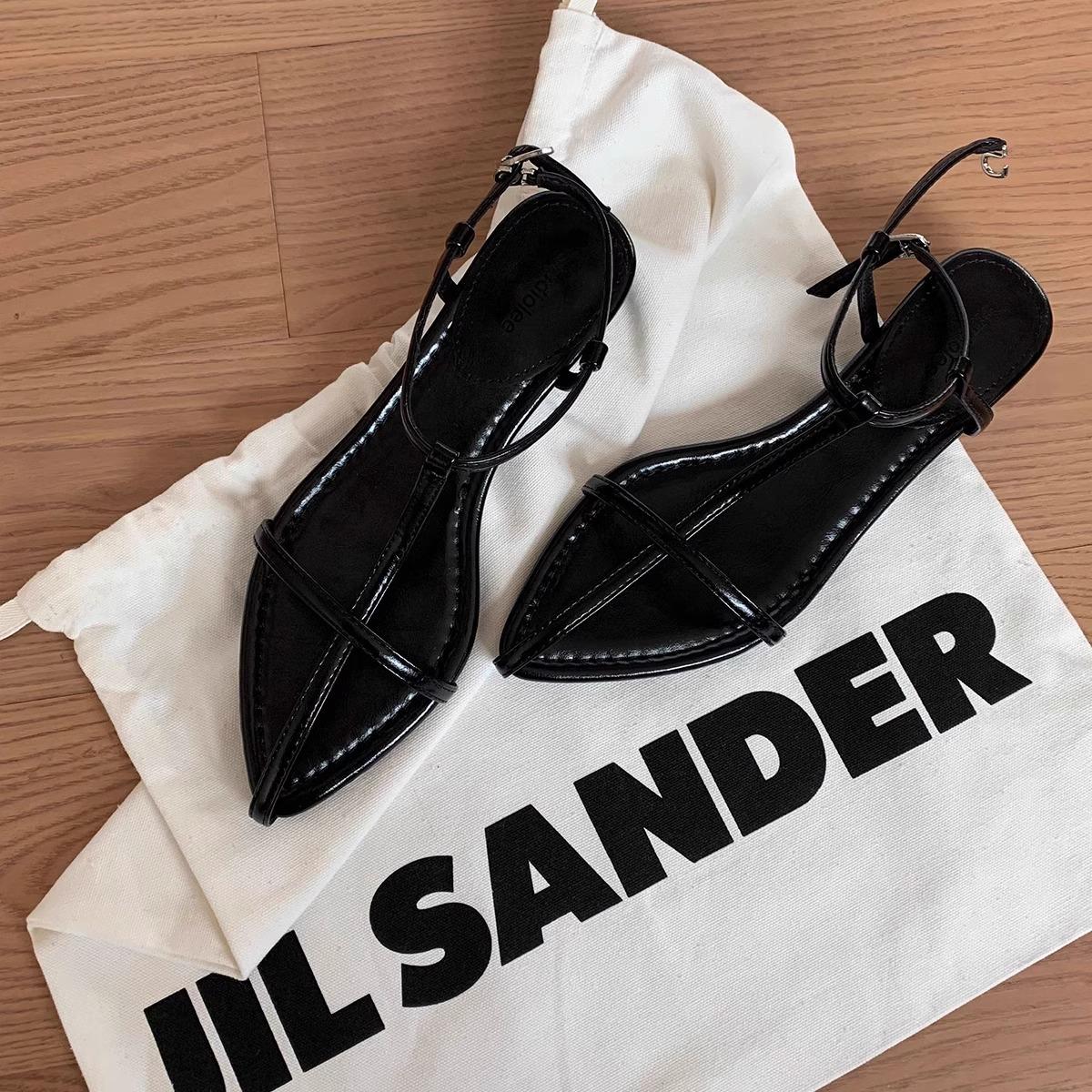 Temperament slope heel pointed head personalized high heels one word thin strap open toe buckle sandals women s niche sandals women s summer 40
Temperament slope heel pointed head personalized high heels one word thin strap open toe buckle sandals women s niche sandals women s summer 40