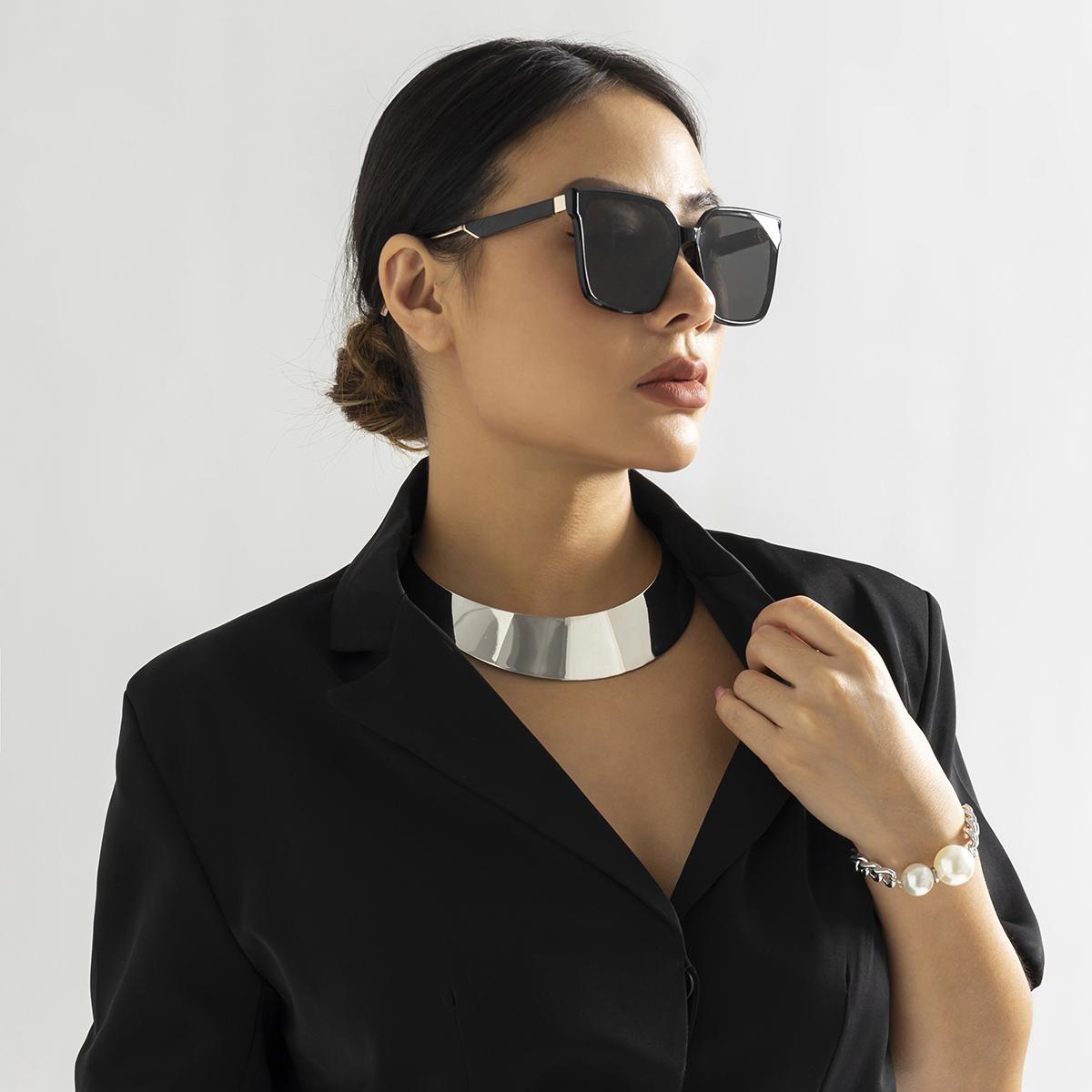 Exaggerated Chunky Metal Wire Torques Choker Necklace Women Collar Punk Gold Color Wide Smooth Chain Jewelry Bijoux Steampunk
Exaggerated Chunky Metal Wire Torques Choker Necklace Women Collar Punk Gold Color Wide Smooth Chain Jewelry Bijoux Steampunk