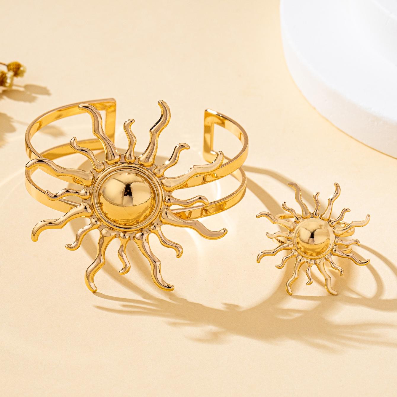 A Set of Women s Jewelry Set, Sun-Shaped Bracelet and Ring Set, Suitable for Daily Wear and Vacation Wear
A Set of Women s Jewelry Set, Sun-Shaped Bracelet and Ring Set, Suitable for Daily Wear and Vacation Wear
