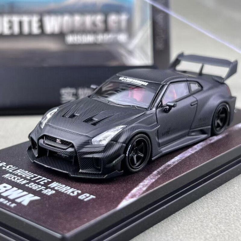 БН Инно 1:64 Черный карбон GTR R35 LBWK спортивная модель литой металлический автомобиль
БН Инно 1:64 Черный карбон GTR R35 LBWK спортивная модель литой металлический автомобиль