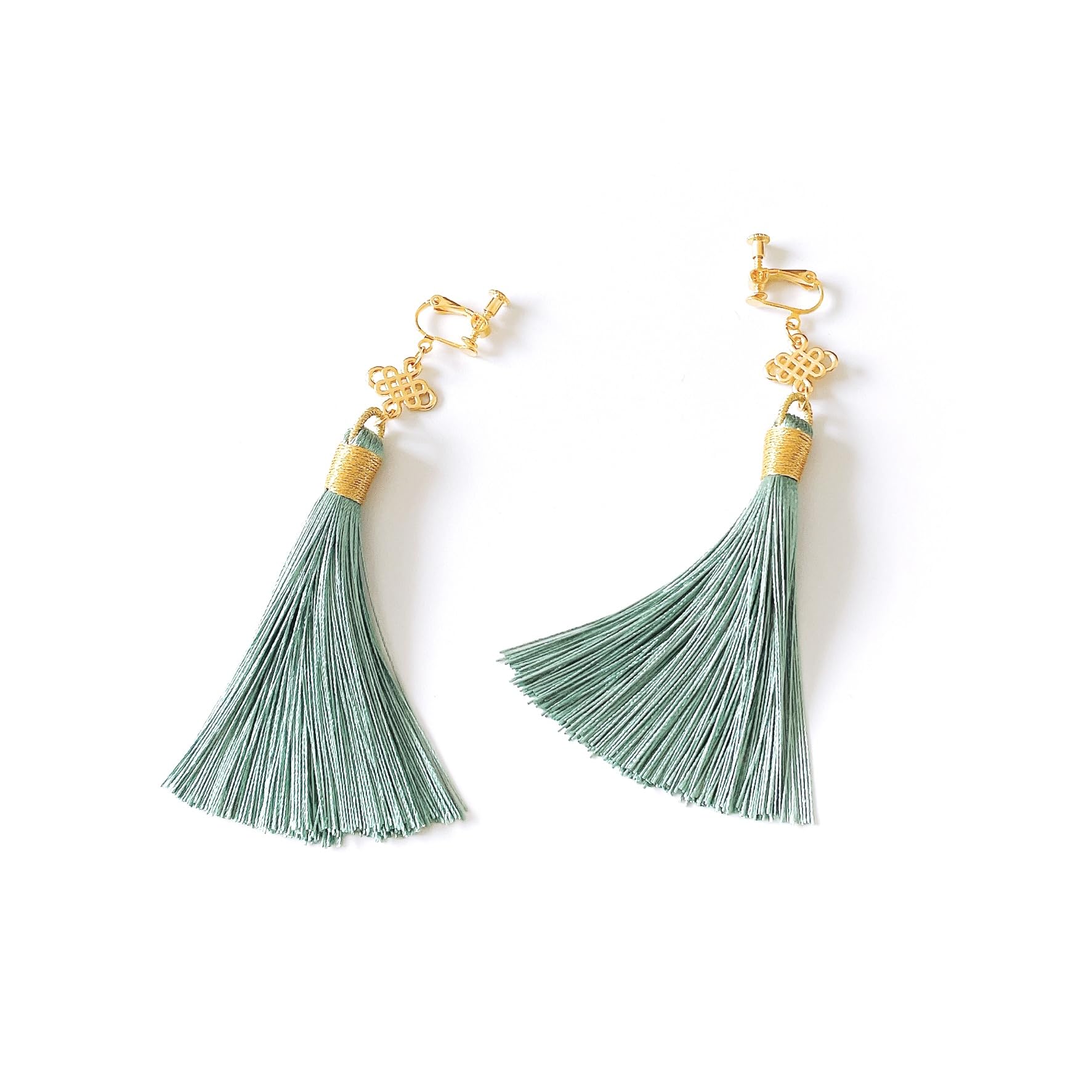 Tassel fringe Chinese Chinese Chinese Chinese earrings, swaying, Chinese, Chinatown, knot, earrings, earrings, coordination… (dull green)
Tassel fringe Chinese Chinese Chinese Chinese earrings, swaying, Chinese, Chinatown, knot, earrings, earrings, coordination… (dull green)