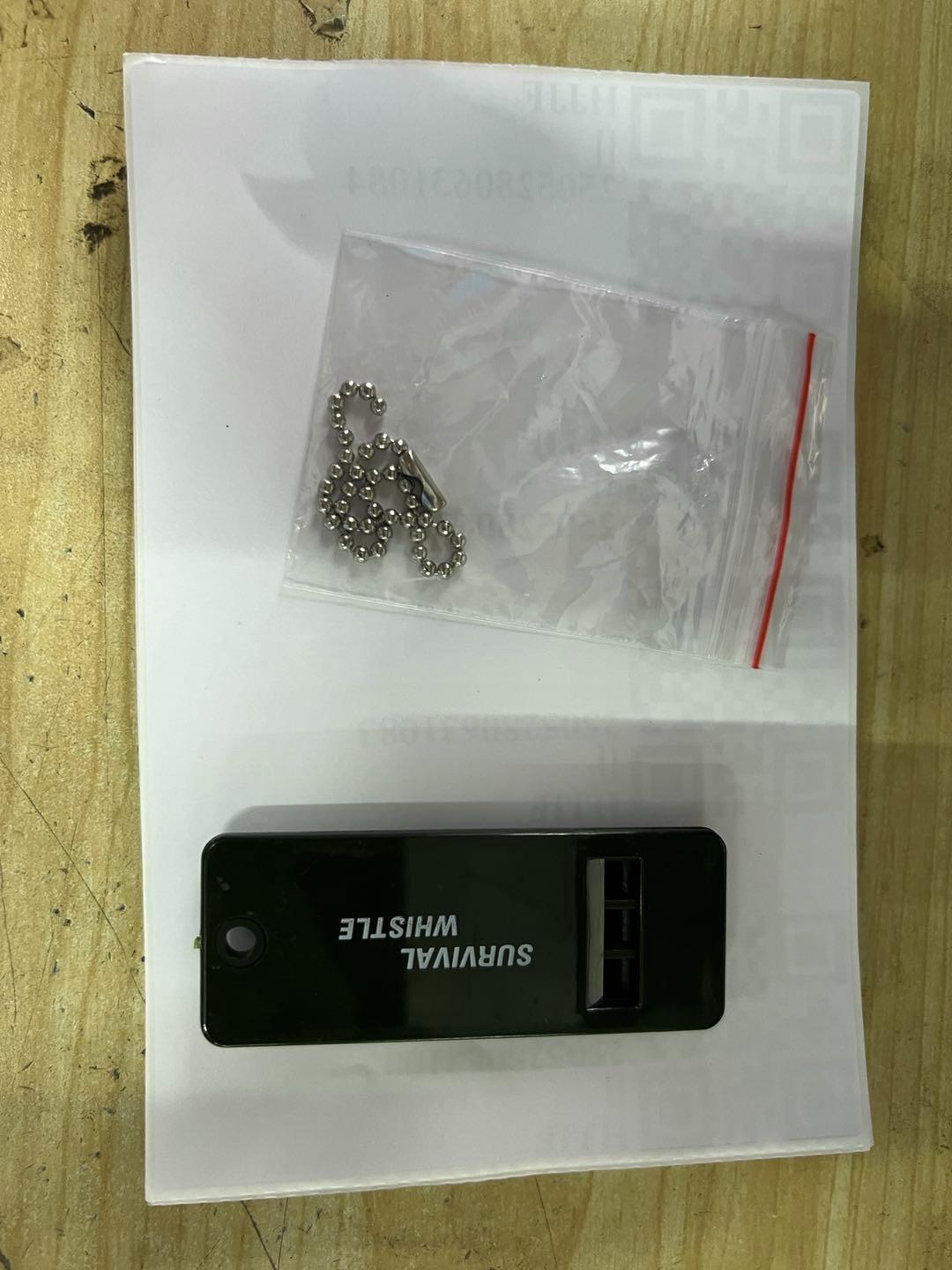 Свисток для использования на открытом воздухе, спасательный свисток, портативный свисток зелёный
Свисток для использования на открытом воздухе, спасательный свисток, портативный свисток зелёный