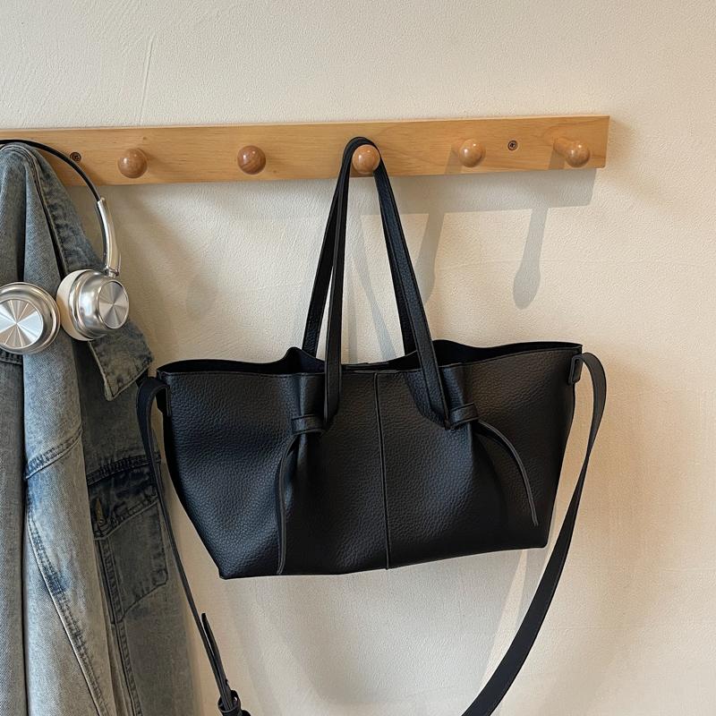Black Casual Soft Large Capacity Tote Women Handbags Designer Luxury Pu Leather Shoulder Bag Retro Big Shopper Purses 2 Set Bag 50cm))
Black Casual Soft Large Capacity Tote Women Handbags Designer Luxury Pu Leather Shoulder Bag Retro Big Shopper Purses 2 Set Bag 50cm))
