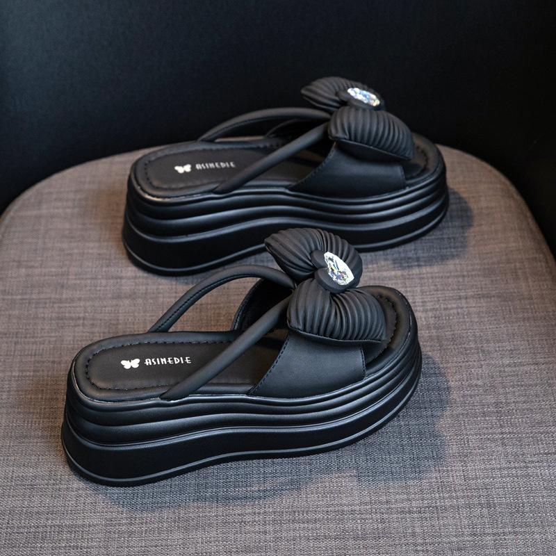 Platform slippers women s 2025 new summer wear high-end fashion versatile beach shoes go out to increase height cool slippers 39
Platform slippers women s 2025 new summer wear high-end fashion versatile beach shoes go out to increase height cool slippers 39