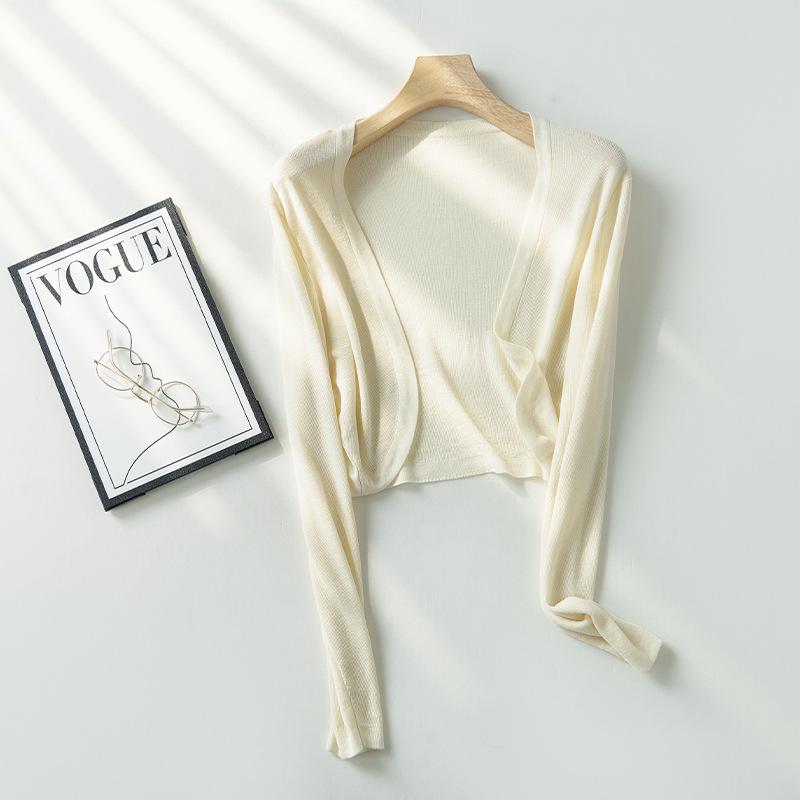 Women s Ice Silk Summer Sun Protection Cardigan - 2025 New Style Thin Outerwear Cover-Up Shawl with Spaghetti Straps One Size: Recommended for 80-130 Jin
Women s Ice Silk Summer Sun Protection Cardigan - 2025 New Style Thin Outerwear Cover-Up Shawl with Spaghetti Straps One Size: Recommended for 80-130 Jin