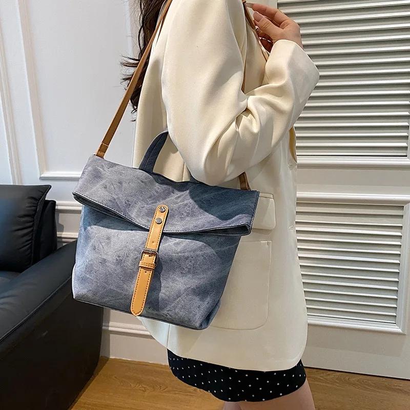 Decorative Hasp PU Shoulder Bag for women large capacity foldable bag women s bags
Decorative Hasp PU Shoulder Bag for women large capacity foldable bag women s bags