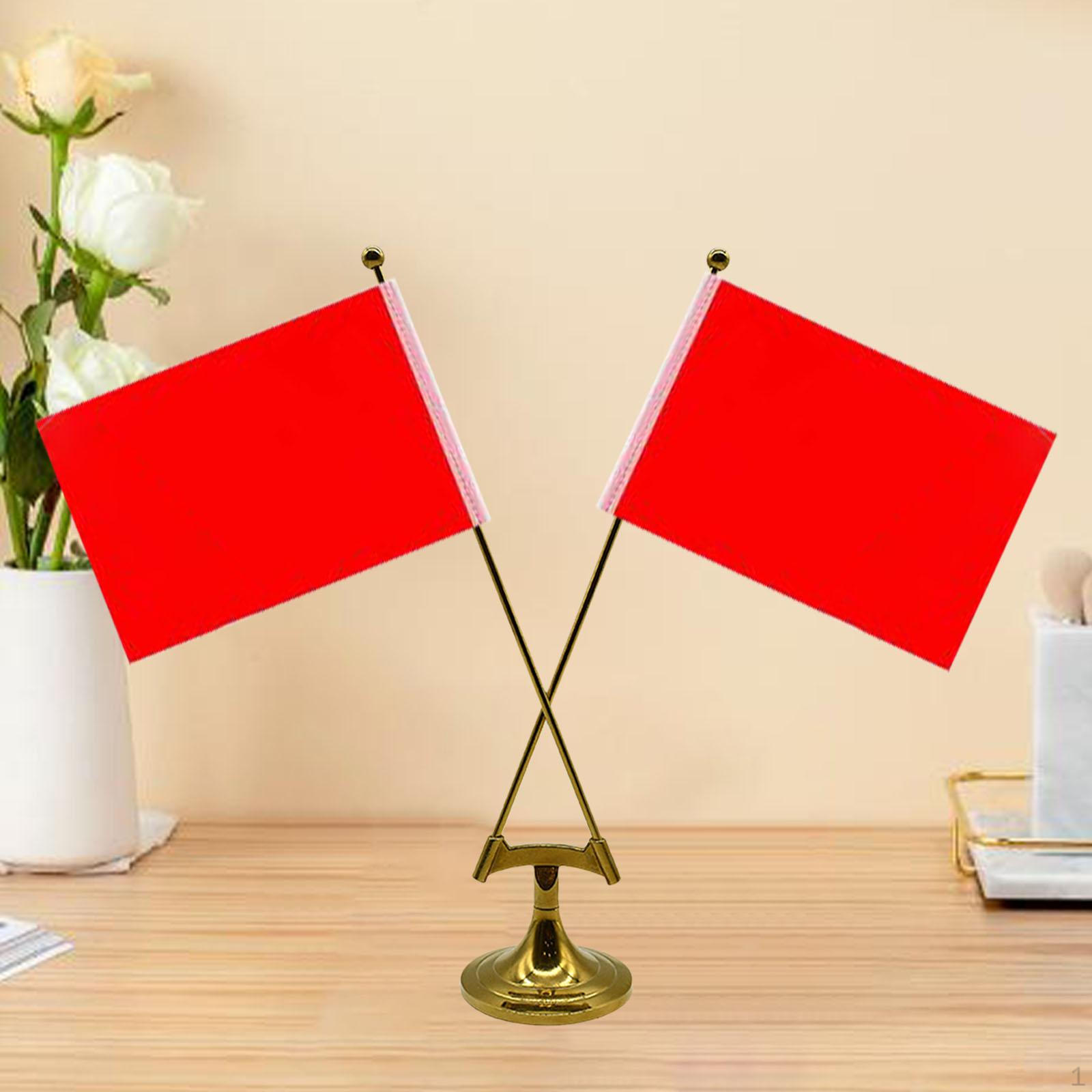 Компактный держатель для флага с прочным основанием для использования в помещении
Компактный держатель для флага с прочным основанием для использования в помещении