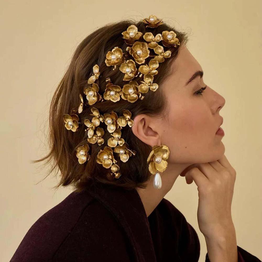 5pcs Elegant Pearl Side Clips Retro Wave Zinc Zinc Alloy Barrettes Headdress Golden Flower Hair Forks Women Style 2 Middle Hair Comb
5pcs Elegant Pearl Side Clips Retro Wave Zinc Zinc Alloy Barrettes Headdress Golden Flower Hair Forks Women Style 2 Middle Hair Comb