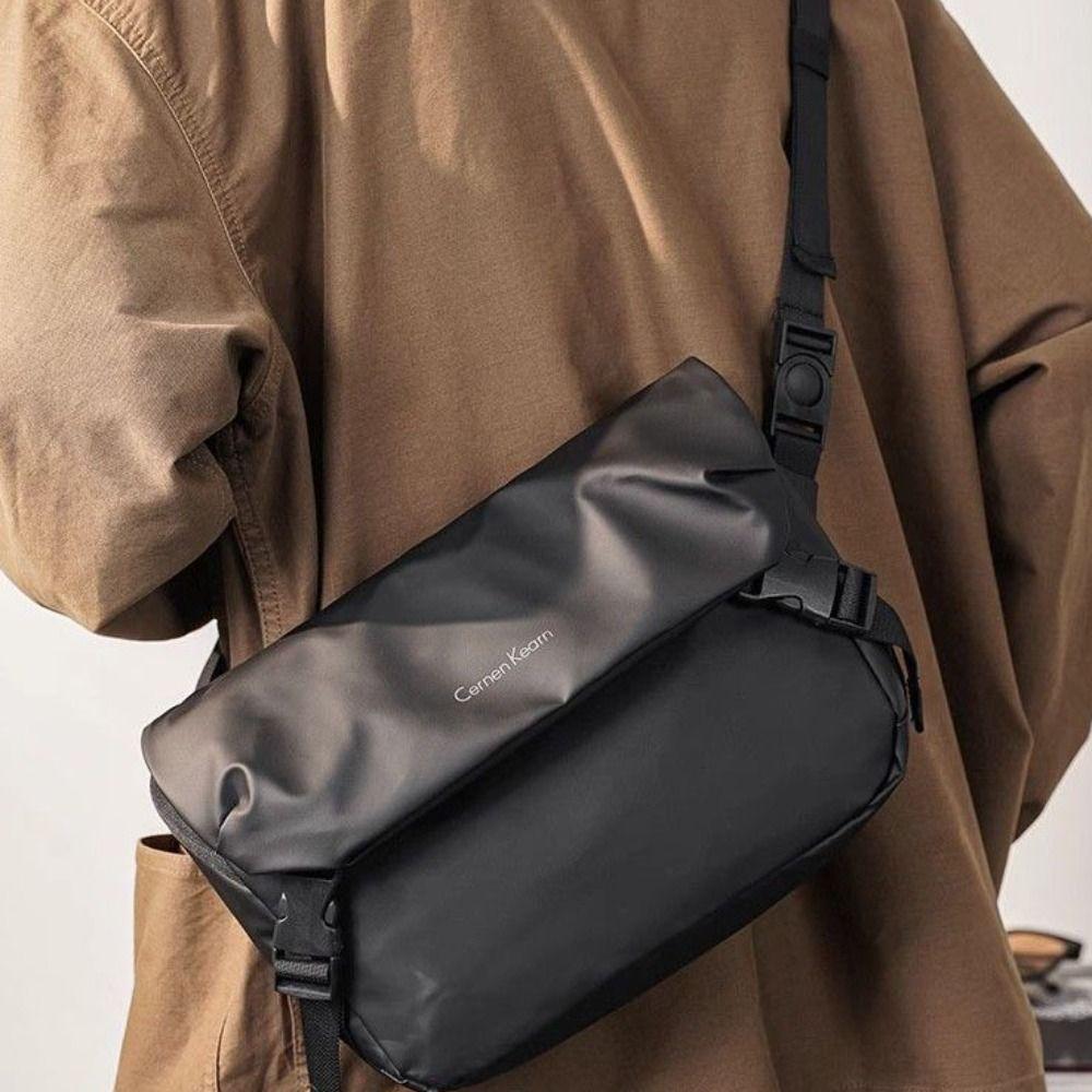 Retro Men s Crossbody Bag Large Capacity Single-shoulder Bag Simple Small Square Bag Male сірий
Retro Men s Crossbody Bag Large Capacity Single-shoulder Bag Simple Small Square Bag Male сірий