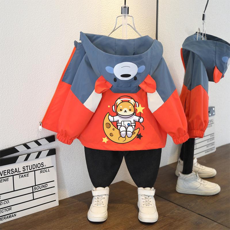 Свободное повседневное пальто с капюшоном для мальчиков и девочек, куртка для весеннего бала, тонкая часть средней и большой детской куртки для детей 90
Свободное повседневное пальто с капюшоном для мальчиков и девочек, куртка для весеннего бала, тонкая часть средней и большой детской куртки для детей 90