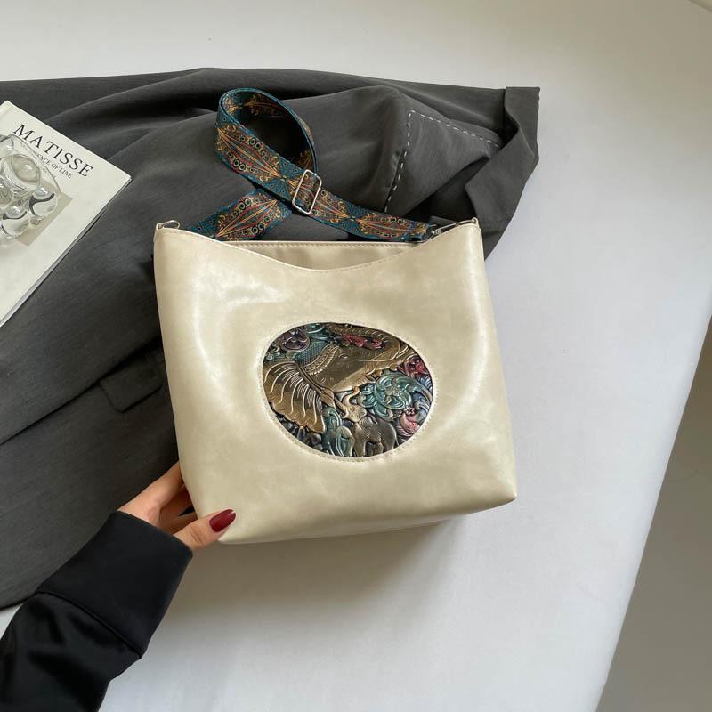 Новый женский рюкзак из ПУ Jixiang высокого класса большой вместимости для отдыха и путешествий, универсальная наплечная сумка белый
Новый женский рюкзак из ПУ Jixiang высокого класса большой вместимости для отдыха и путешествий, универсальная наплечная сумка белый