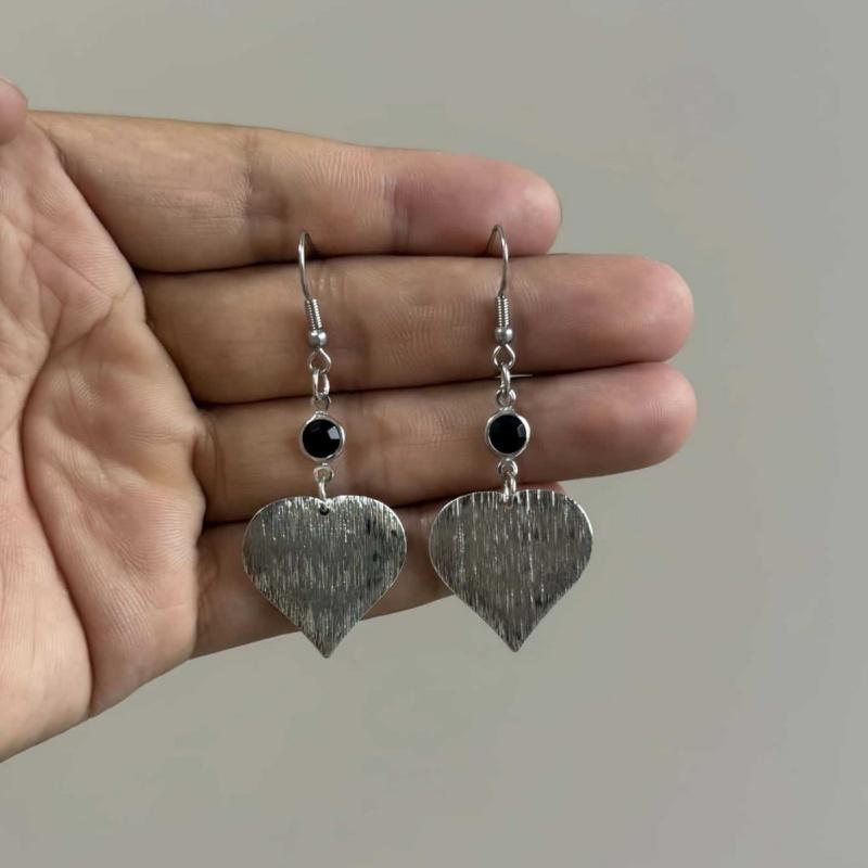2025 Personalized Retro Creative Geometric Heart Drop Earrings for Women Niche Fashion Holiday Party Accessories Gifts чорний
2025 Personalized Retro Creative Geometric Heart Drop Earrings for Women Niche Fashion Holiday Party Accessories Gifts чорний