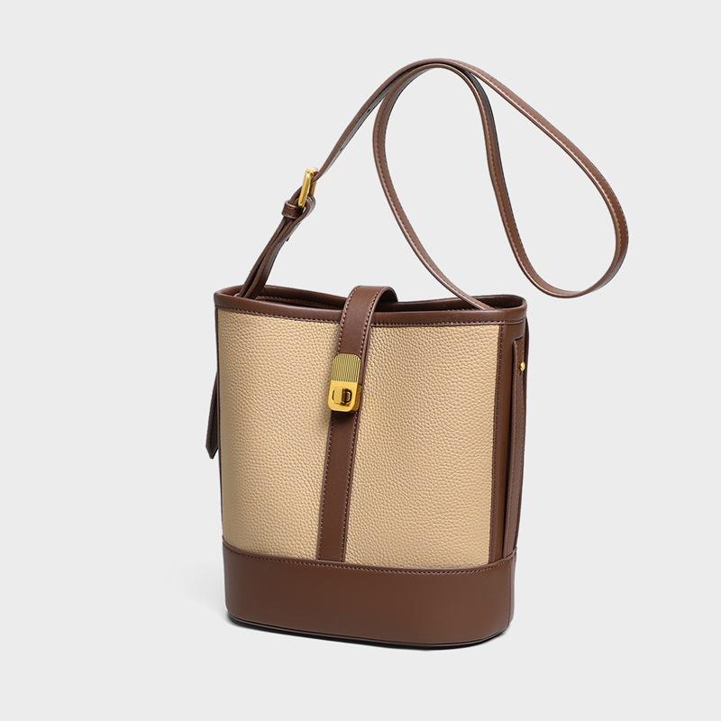 Bucket bag 2025 new summer leather women s bag versatile shoulder bag large capacity premium messenger bag luggage
Bucket bag 2025 new summer leather women s bag versatile shoulder bag large capacity premium messenger bag luggage
