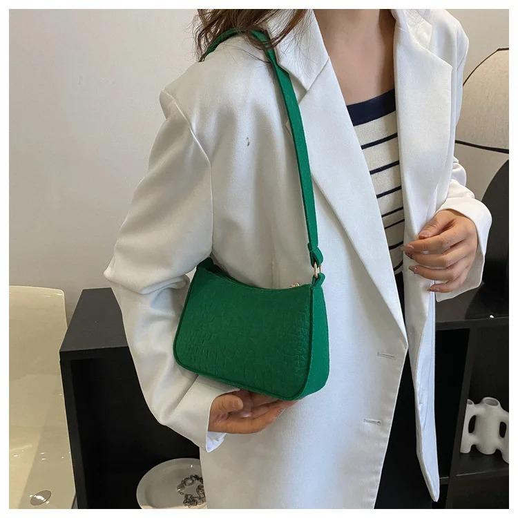 Lady Felt Armpit Design Luxury Tote Released Fashion Ladies Handbag Under Crescent Small Square Bag
Lady Felt Armpit Design Luxury Tote Released Fashion Ladies Handbag Under Crescent Small Square Bag