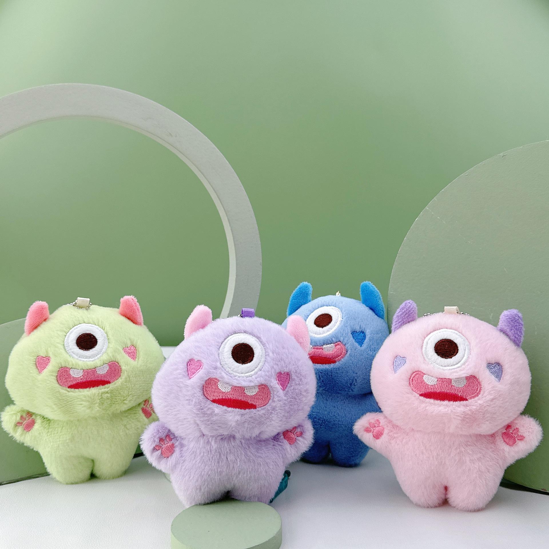 One-Eyed Monster Plush Keychain Pendant - Cute Cartoon Doll Backpack Accessory Height 12 cm
One-Eyed Monster Plush Keychain Pendant - Cute Cartoon Doll Backpack Accessory Height 12 cm