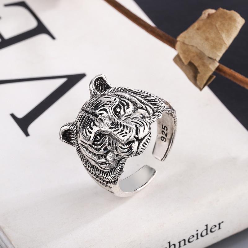 Retro Men s Tiger Ring: Trendy Twelve Zodiac Jungle Hip Hop Accessory Adjustable
Retro Men s Tiger Ring: Trendy Twelve Zodiac Jungle Hip Hop Accessory Adjustable