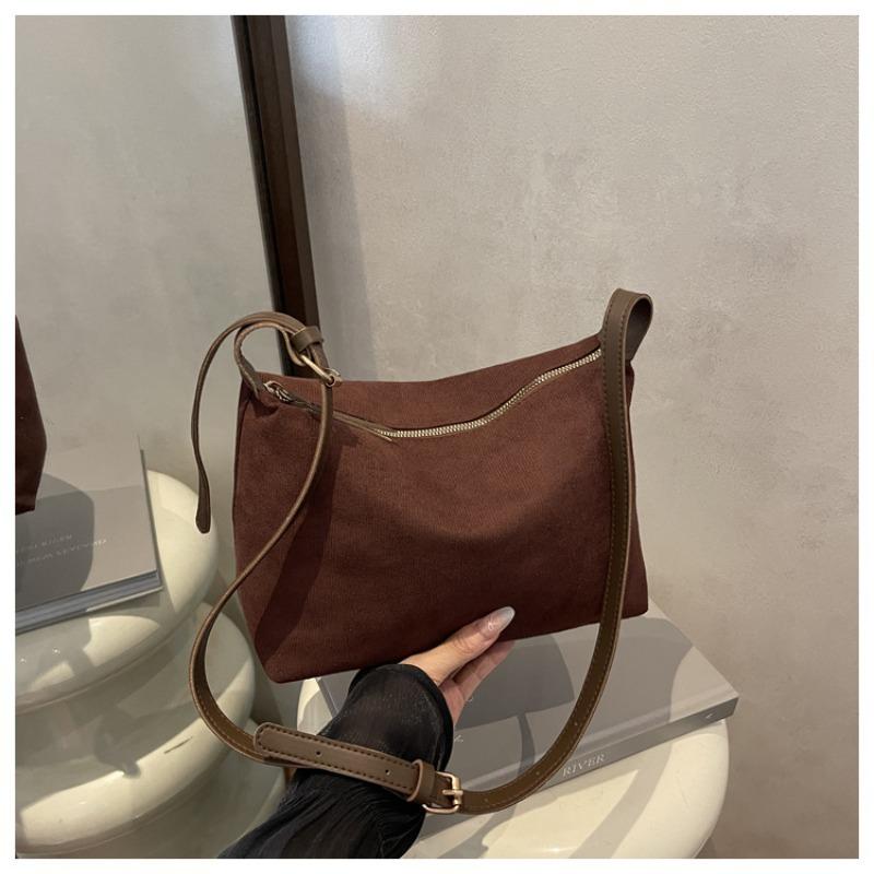 2 autumn and winter new matte cowhide texture simple leather bag lazy casual shoulder messenger tote bag women
2 autumn and winter new matte cowhide texture simple leather bag lazy casual shoulder messenger tote bag women