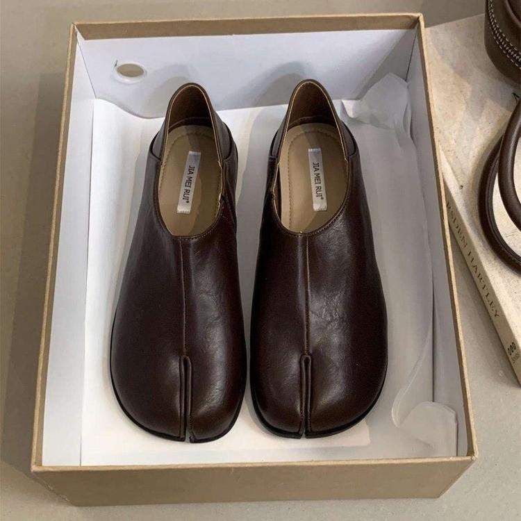 Cowhide version! Split-toed pig s foot single shoes women s autumn new French retro casual small leather shoes soft flat loafers 40 темно-коричневого кольору
Cowhide version! Split-toed pig s foot single shoes women s autumn new French retro casual small leather shoes soft flat loafers 40 темно-коричневого кольору