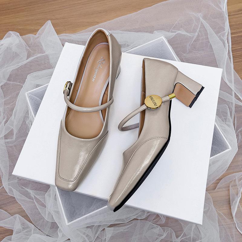 Французские туфли на высоком толстом каблуке, не утомляющие ноги, туфли Мэри Джейн, весенне-осенние, бордовые, с квадратным носком, с отделкой, с открытым верхом, одинарные туфли 40 грязно-белый
Французские туфли на высоком толстом каблуке, не утомляющие ноги, туфли Мэри Джейн, весенне-осенние, бордовые, с квадратным носком, с отделкой, с открытым верхом, одинарные туфли 40 грязно-белый