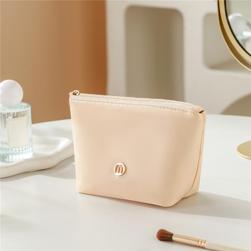 2025 Best-Selling Women s Lulu Waterproof Nylon Makeup Organizer & Toiletry Bag
2025 Best-Selling Women s Lulu Waterproof Nylon Makeup Organizer & Toiletry Bag