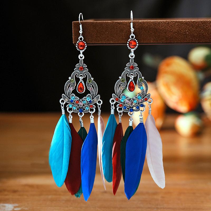 Vintage Palace Style Rhinestone Flower Feather Earrings for Women Ethnic Elegant Long Hollow Out Dangle Earring Female Jewelry різнокольоровий
Vintage Palace Style Rhinestone Flower Feather Earrings for Women Ethnic Elegant Long Hollow Out Dangle Earring Female Jewelry різнокольоровий