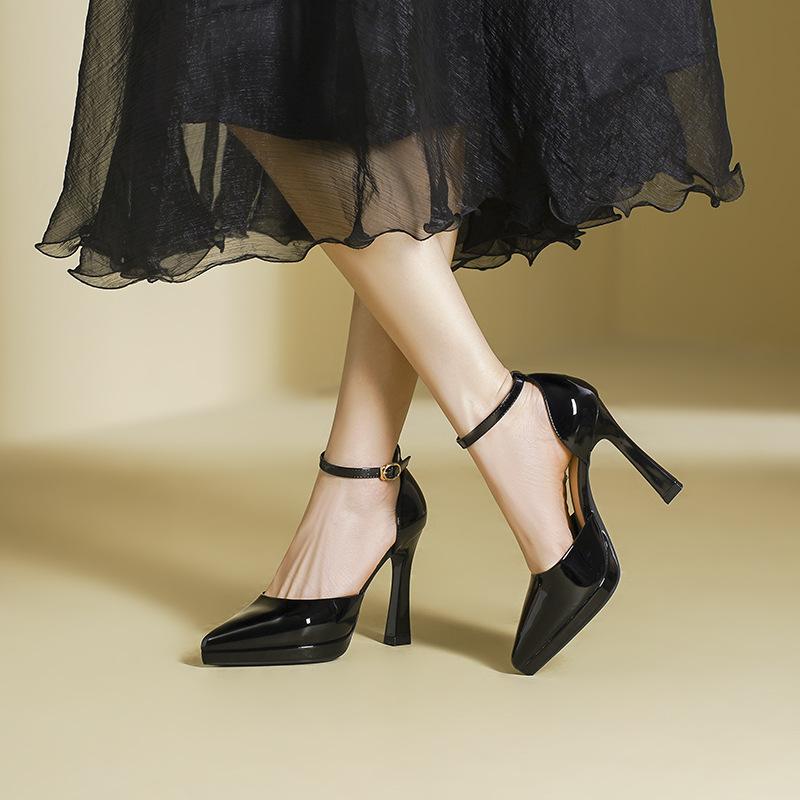 105-5 Sexy temperament pointed-toed stiletto high heels one-word hollow high-heeled sandals waterproof table not tired feet single shoes 34 чёрный
105-5 Sexy temperament pointed-toed stiletto high heels one-word hollow high-heeled sandals waterproof table not tired feet single shoes 34 чёрный