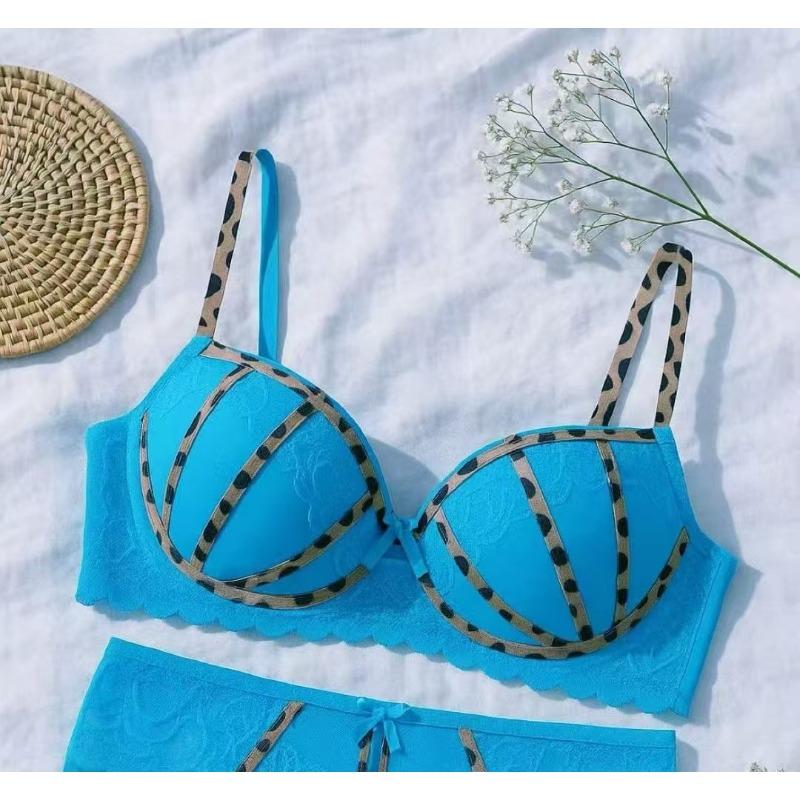 Plus Size Women Thin Sexy Lace Leopard Print Color Collision To Collect The Pair of Breasts To Gather Underwear 40/90BC синій
Plus Size Women Thin Sexy Lace Leopard Print Color Collision To Collect The Pair of Breasts To Gather Underwear 40/90BC синій