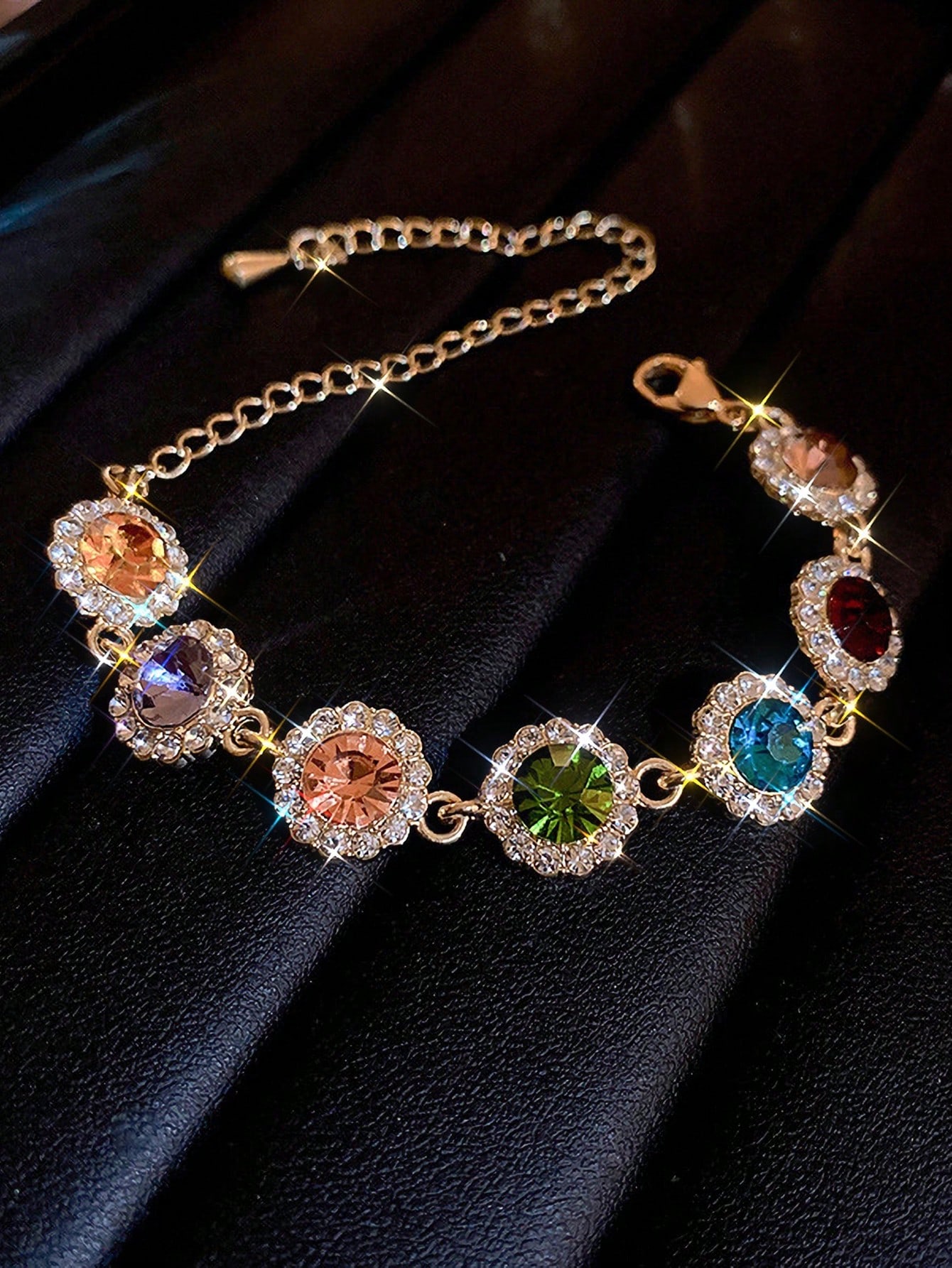 1 Pc Sparkling Round Rhinestones Inlaid Bracelet Zinc Alloy Jewelry Elegant Luxury Style For Women Wedding Hand Chain one-size золотой
1 Pc Sparkling Round Rhinestones Inlaid Bracelet Zinc Alloy Jewelry Elegant Luxury Style For Women Wedding Hand Chain one-size золотой