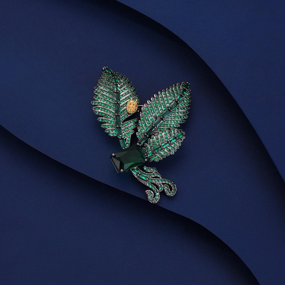 Fashionable and Elegant Women s Designers Luxurious Leaf Brooch Small and Versatile Coat Pins Exquisite Holiday Gifts
Fashionable and Elegant Women s Designers Luxurious Leaf Brooch Small and Versatile Coat Pins Exquisite Holiday Gifts
