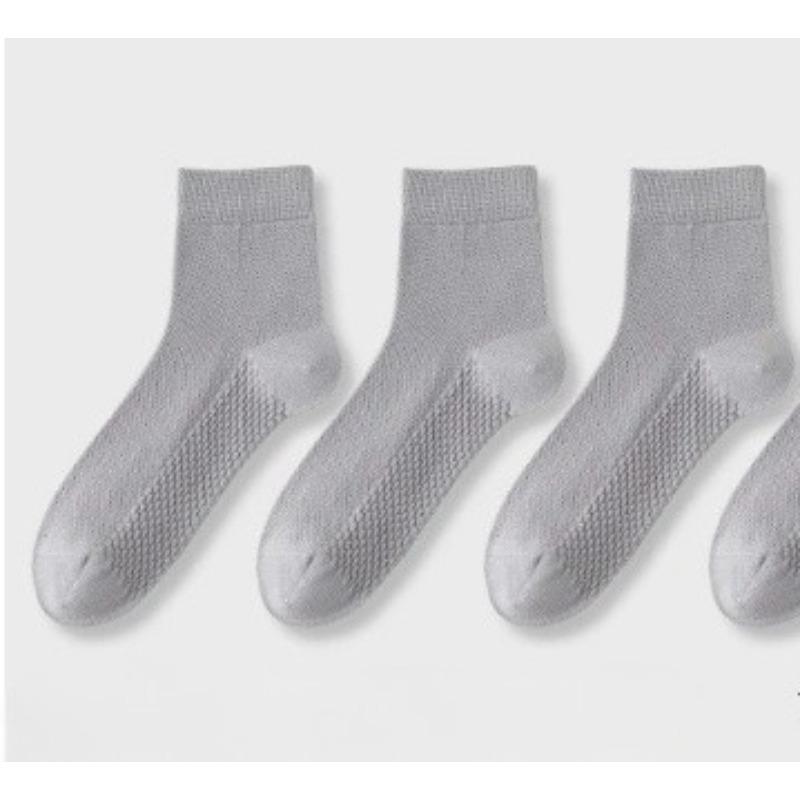 Spring and Summer Mesh Breathable Solid Color Mid-Calf Socks Durable High-Quality Business Socks Soft and Non-Slip Socks for Men 1 pair сірий колір
Spring and Summer Mesh Breathable Solid Color Mid-Calf Socks Durable High-Quality Business Socks Soft and Non-Slip Socks for Men 1 pair сірий колір