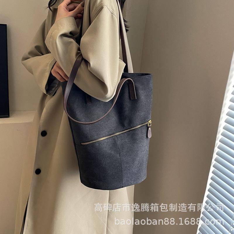 Женская сумка через плечо в стиле ретро 2024 года, вместительная, модная, из высококачественной фактуры, переносная сумка-ведро для поездок на работу.