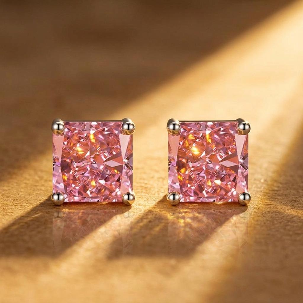 2026 Super Flash Princess Square Ice Flower Cut Gold Yellow Diamond Stud Earrings Premium Sense High Carbon Diamond Sugar Cube Earrings Women s Inlaid
2026 Super Flash Princess Square Ice Flower Cut Gold Yellow Diamond Stud Earrings Premium Sense High Carbon Diamond Sugar Cube Earrings Women s Inlaid