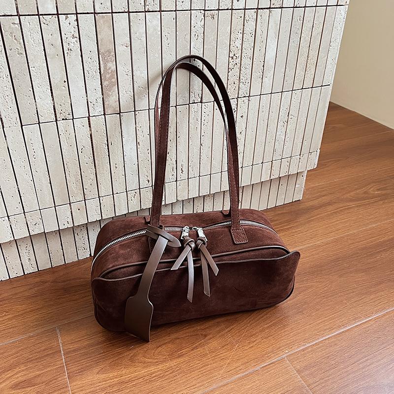 Brand New Design Shoulder Bags For Women 2026 Autumn Latest Luxury Designer Handbags PU Suede Large Capacity Commute Pillow Bag 32x13x12cm кавовий
Brand New Design Shoulder Bags For Women 2026 Autumn Latest Luxury Designer Handbags PU Suede Large Capacity Commute Pillow Bag 32x13x12cm кавовий