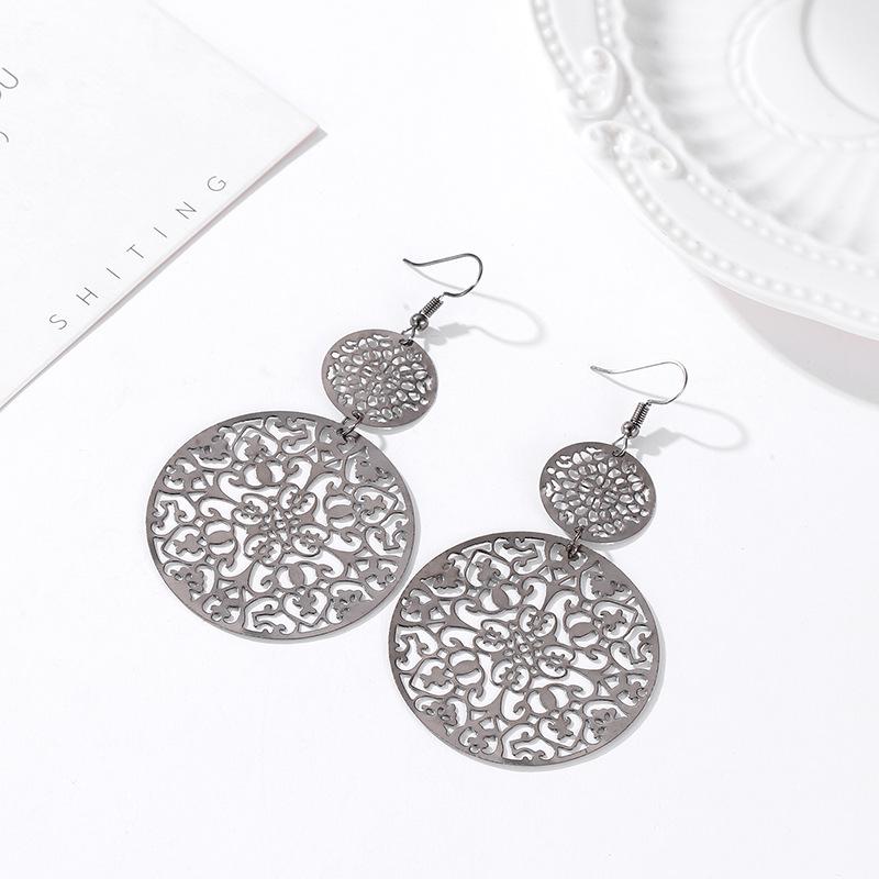 European & American Retro Frosted Round Disc Earrings - Ethnic Style Carved Studs
European & American Retro Frosted Round Disc Earrings - Ethnic Style Carved Studs