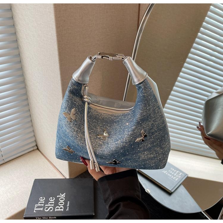 Summer butterfly small bag women s 2025 new high-end messenger bag versatile shoulder women s bag чорний
Summer butterfly small bag women s 2025 new high-end messenger bag versatile shoulder women s bag чорний