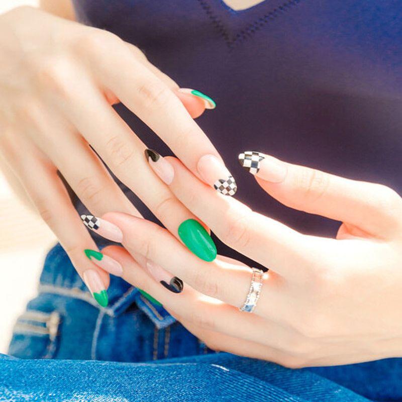 Reusable Nail Tips Green Wave (Almond)
Reusable Nail Tips Green Wave (Almond)