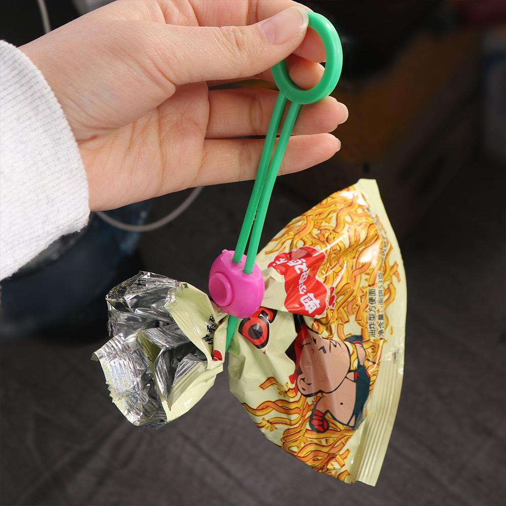 Hangable Portable Sealer Clip Silicone Fresh-keeping Bag Clips Bag Mouth Sealing Ties Kitchen Color Random
Hangable Portable Sealer Clip Silicone Fresh-keeping Bag Clips Bag Mouth Sealing Ties Kitchen Color Random