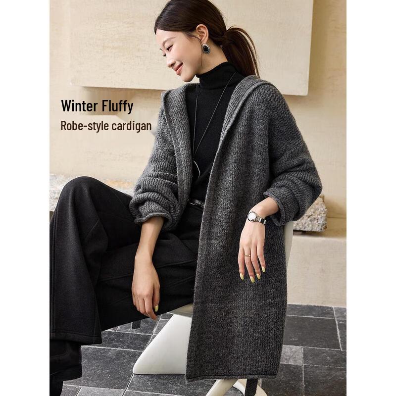 Зимний пушистый халат кардиган с капюшоном M
Зимний пушистый халат кардиган с капюшоном M