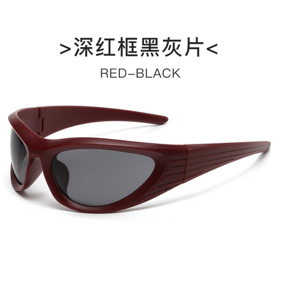 Trendy Punk Futuristic Style Neutral Daily Cycling Hiking Outdoor UV400 Sunscreen Sunglasses Lightweight And Durable TR90 Frame
Trendy Punk Futuristic Style Neutral Daily Cycling Hiking Outdoor UV400 Sunscreen Sunglasses Lightweight And Durable TR90 Frame