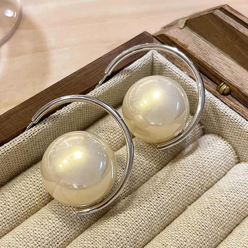 Женские серьги с крупным жемчугом 2023 года класса люкс с уникальным дизайном
Женские серьги с крупным жемчугом 2023 года класса люкс с уникальным дизайном