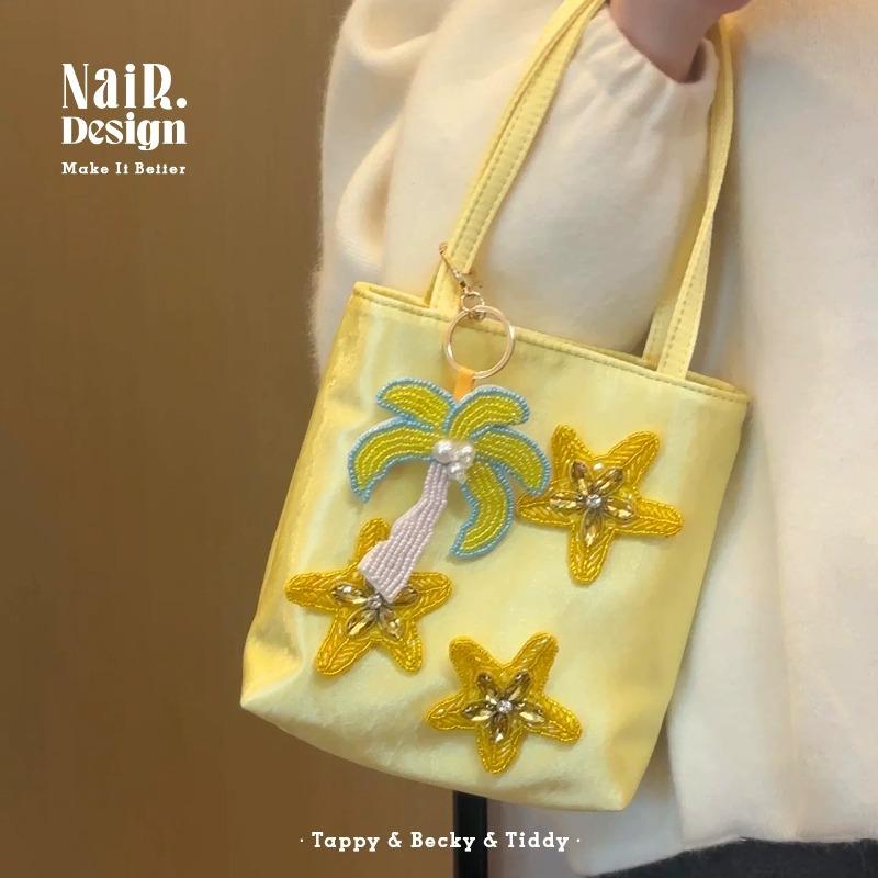 Gulinel satin star fruit wrapped beads embroidered hand carry high-end light luxury exquisite new spring and summer handmade bags светло-желтого
Gulinel satin star fruit wrapped beads embroidered hand carry high-end light luxury exquisite new spring and summer handmade bags светло-желтого