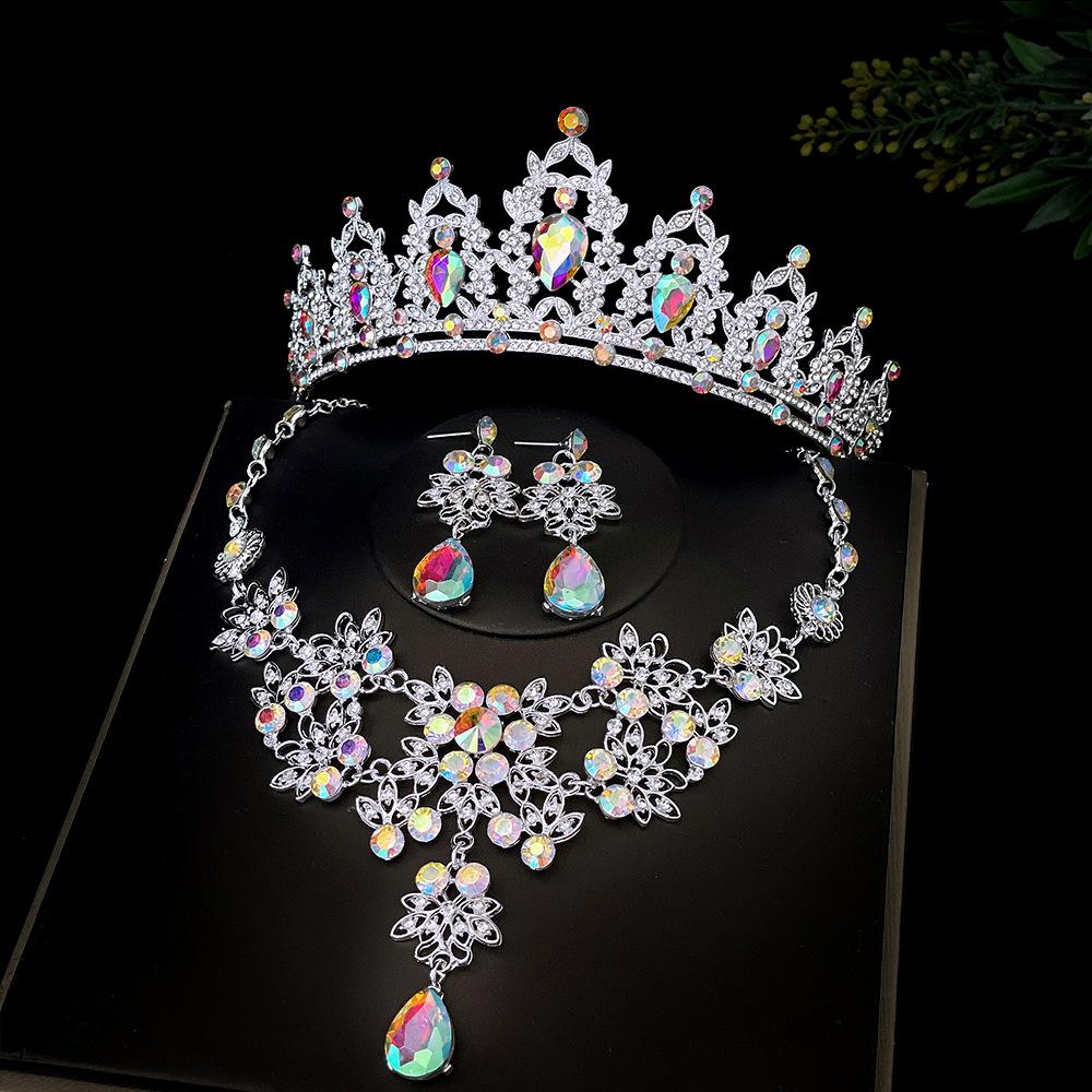 AB Золотой цвет Водяной бриллиант Корона невесты Ожерелье Головной убор Набор из трех предметов Аксессуар для волос невесты
AB Золотой цвет Водяной бриллиант Корона невесты Ожерелье Головной убор Набор из трех предметов Аксессуар для волос невесты