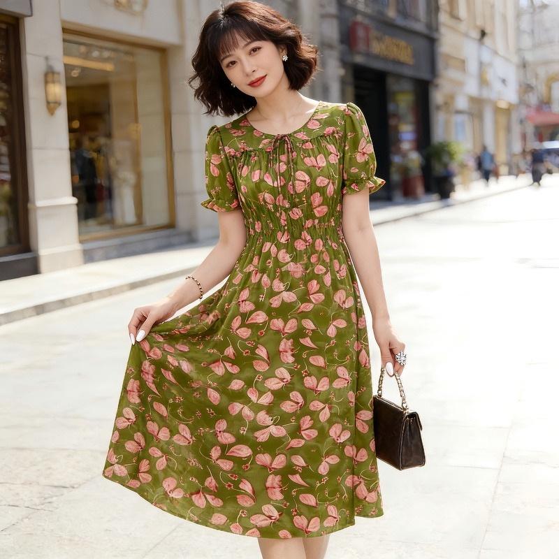 Floral Print Midi Dress for Young Moms: Loose, Breathable Summer Style for Women 6XL (150-165 kg) зелёный
Floral Print Midi Dress for Young Moms: Loose, Breathable Summer Style for Women 6XL (150-165 kg) зелёный