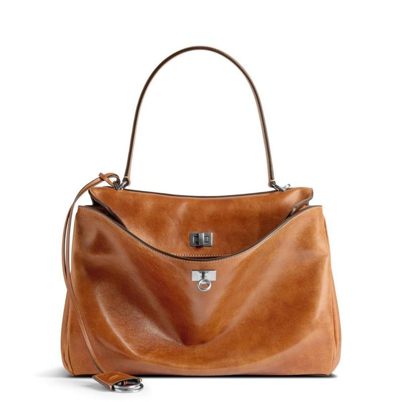 Luxury Shoulder Bag Brand Design Genuine Leather Handbag Flip Cover Retro Lock Briefcase High-end Simple Tote Bag Crossbody Bag 35x23x11cm
Luxury Shoulder Bag Brand Design Genuine Leather Handbag Flip Cover Retro Lock Briefcase High-end Simple Tote Bag Crossbody Bag 35x23x11cm
